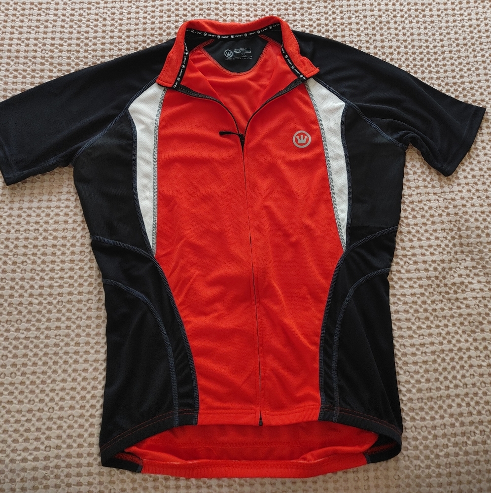 Pre owned bicyclist shirt in good condition